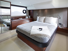 MOTOR YACHT & FLYBRIDGE　PRINCESS 56